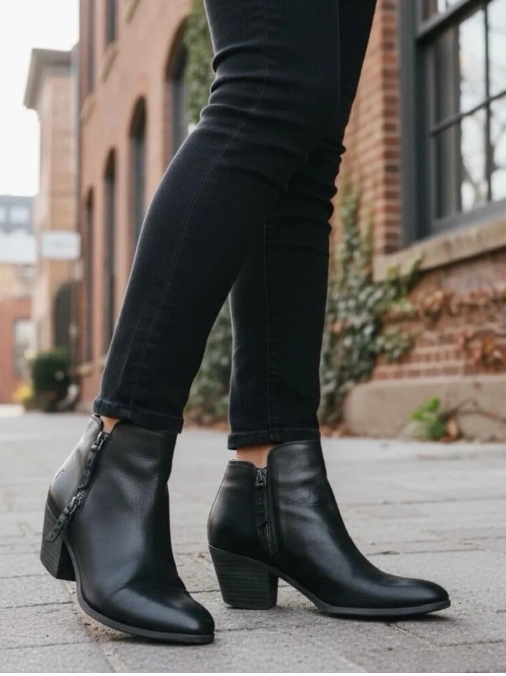 FRYE Judith Leather Ankle Boots Black Booties Block Heel